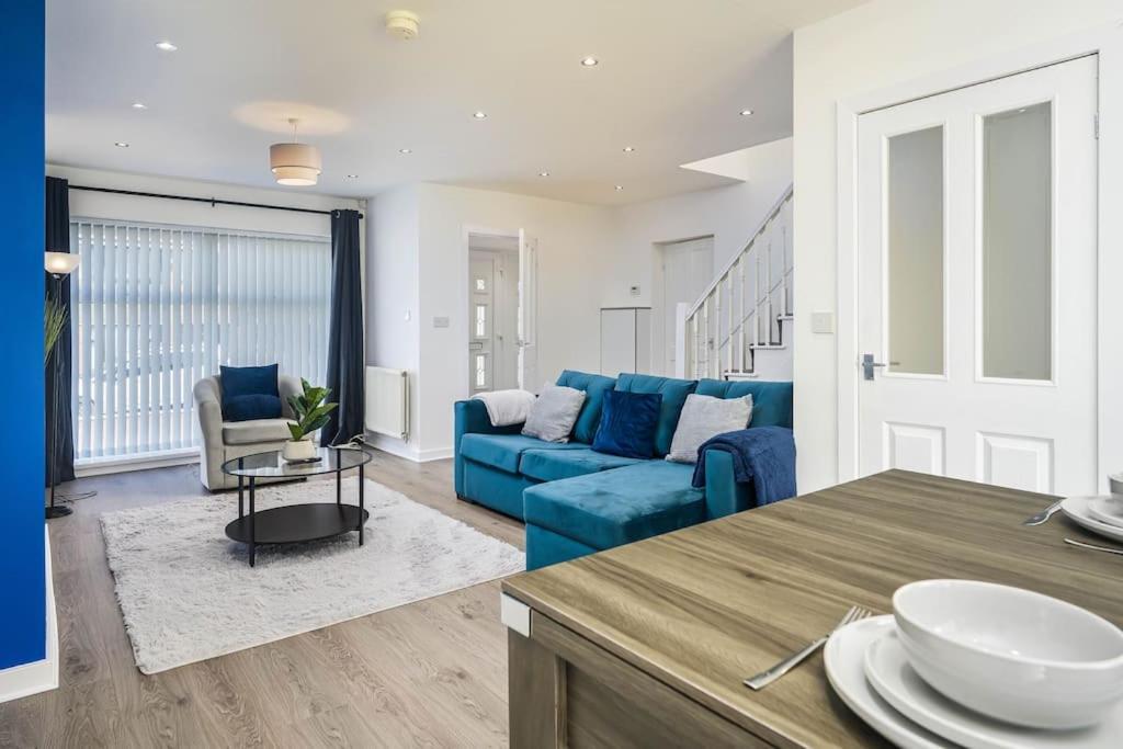 New! 4bed Home, Pool Table, Free Parking, Smart Tv Apartamento *
